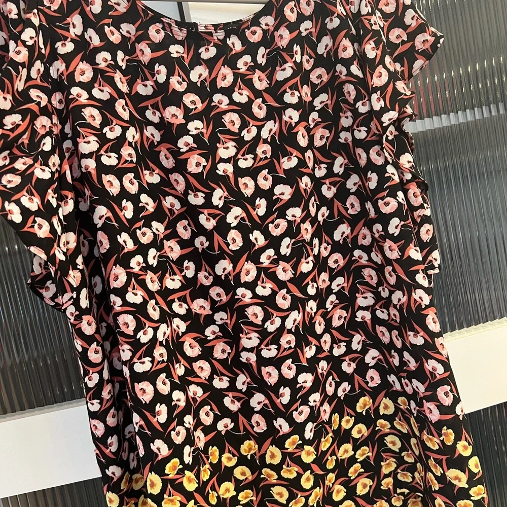 🛍️2/$20 Ann Taylor Top - Picture 3 of 7